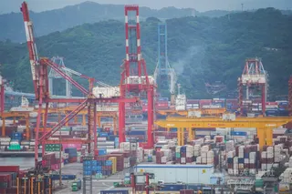 2026年瑞士洛桑管理學院公布世界競爭力排名，台灣今年排名上升至全球第4名。圖為基隆港貨櫃碼頭。（中央社檔案照片）